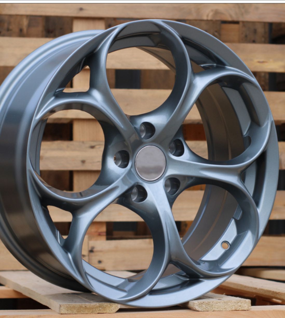 Pack 4 jantes neuves 19' 5x110 Alfa Stelvio sport. SANS PNEUS 8x19"